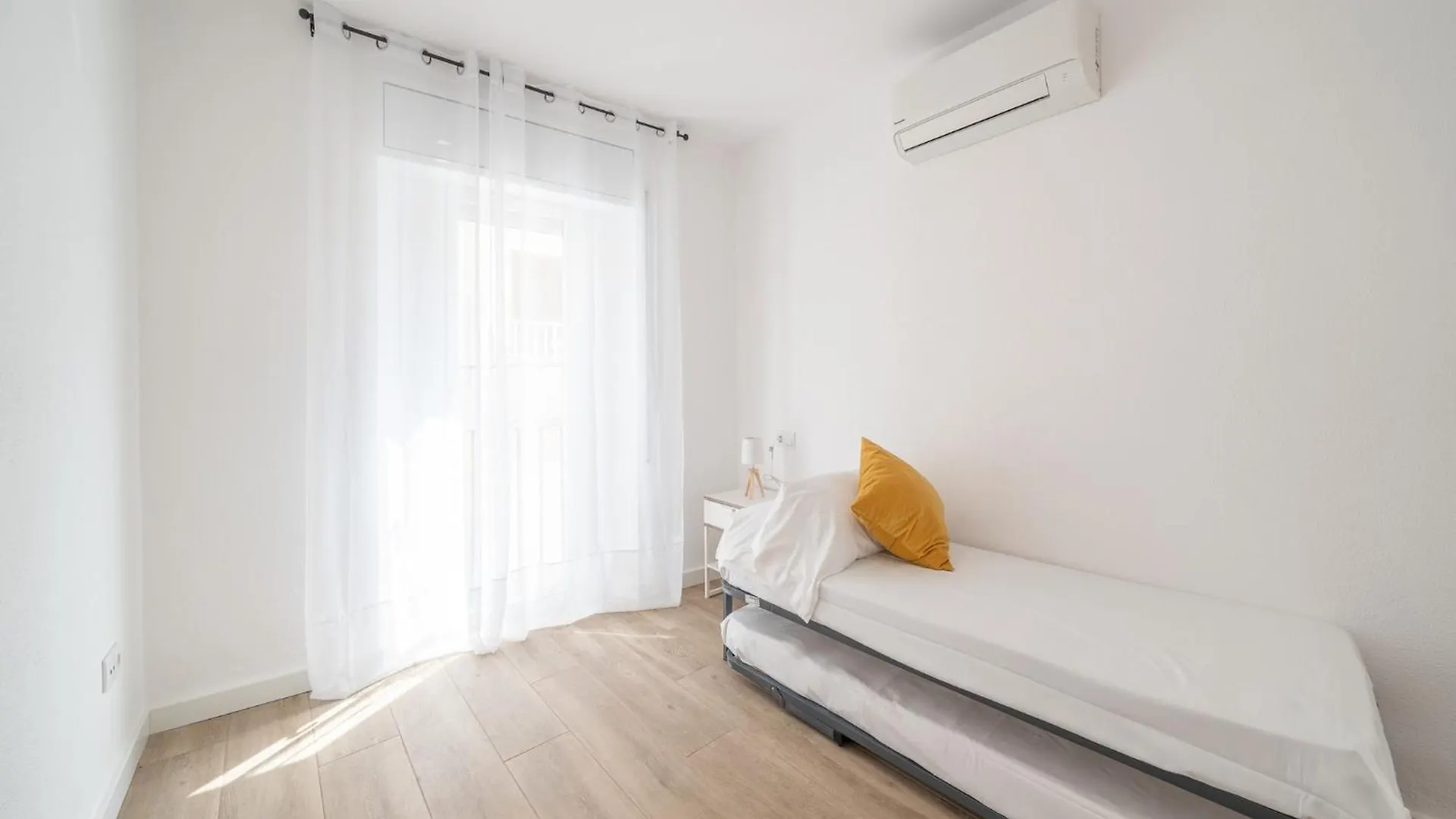 Pet-Friendly Apartment For Six People L' Escala