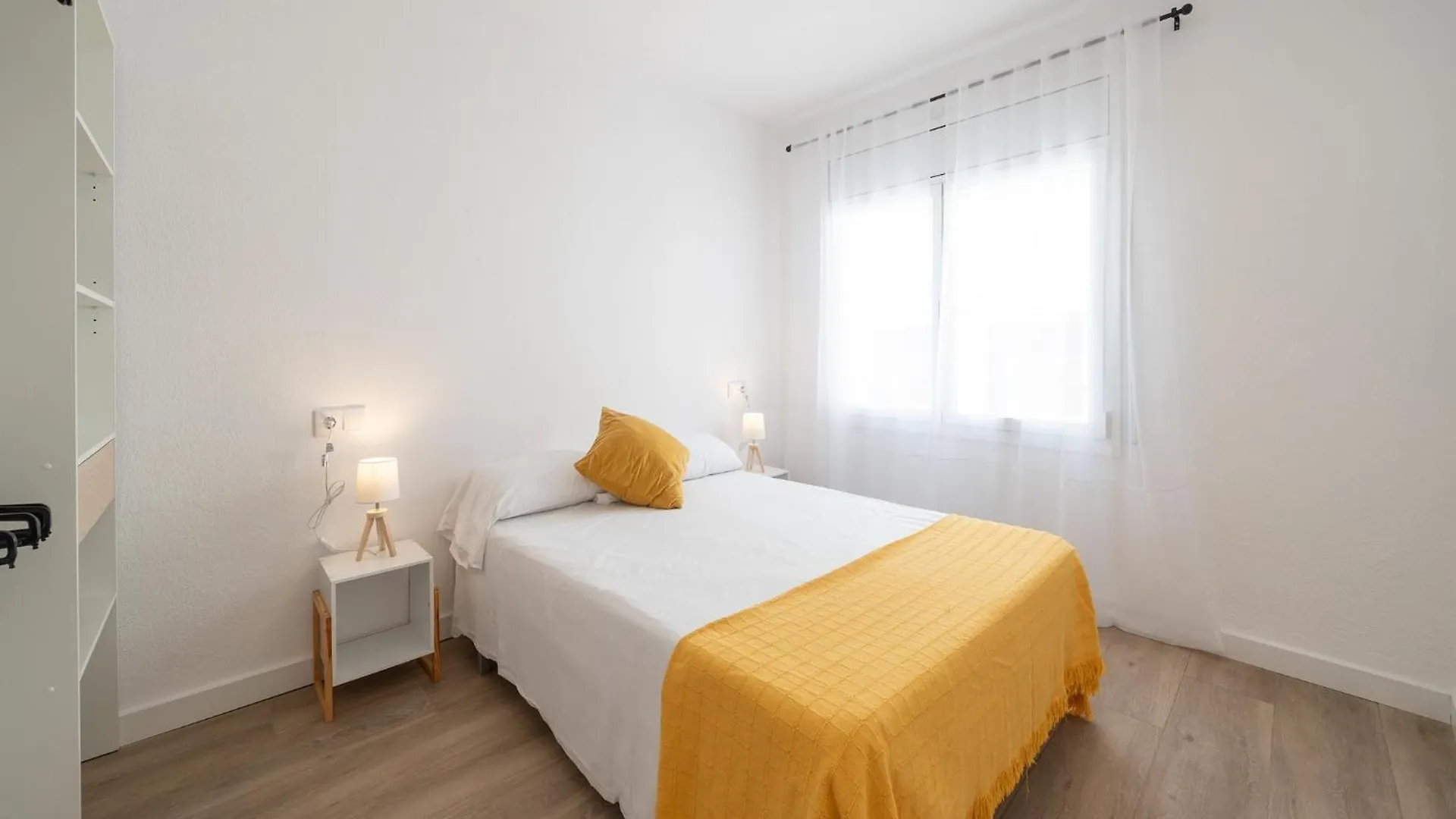 Pet-Friendly Apartment For Six People L' Escala Spanyolország