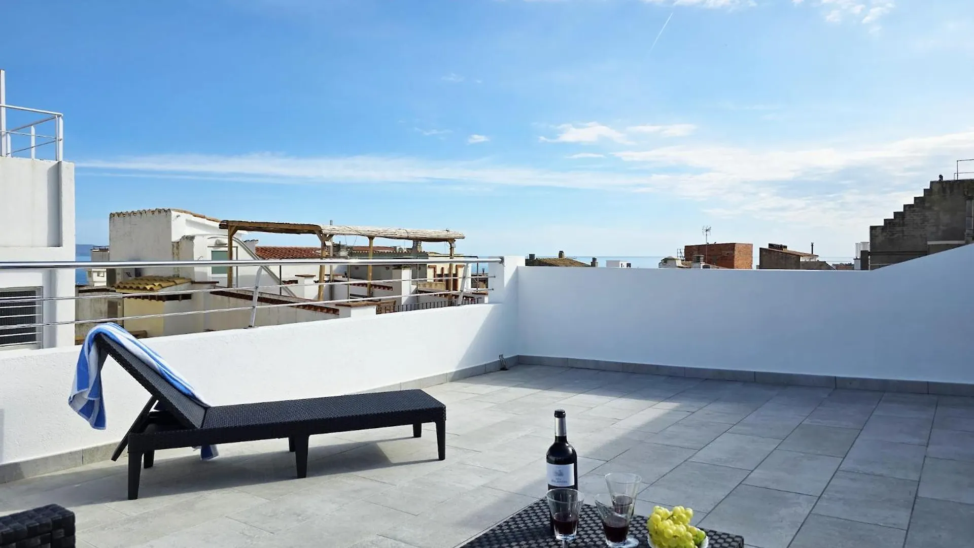 Pet-Friendly Apartment For Six People L' Escala 0*,