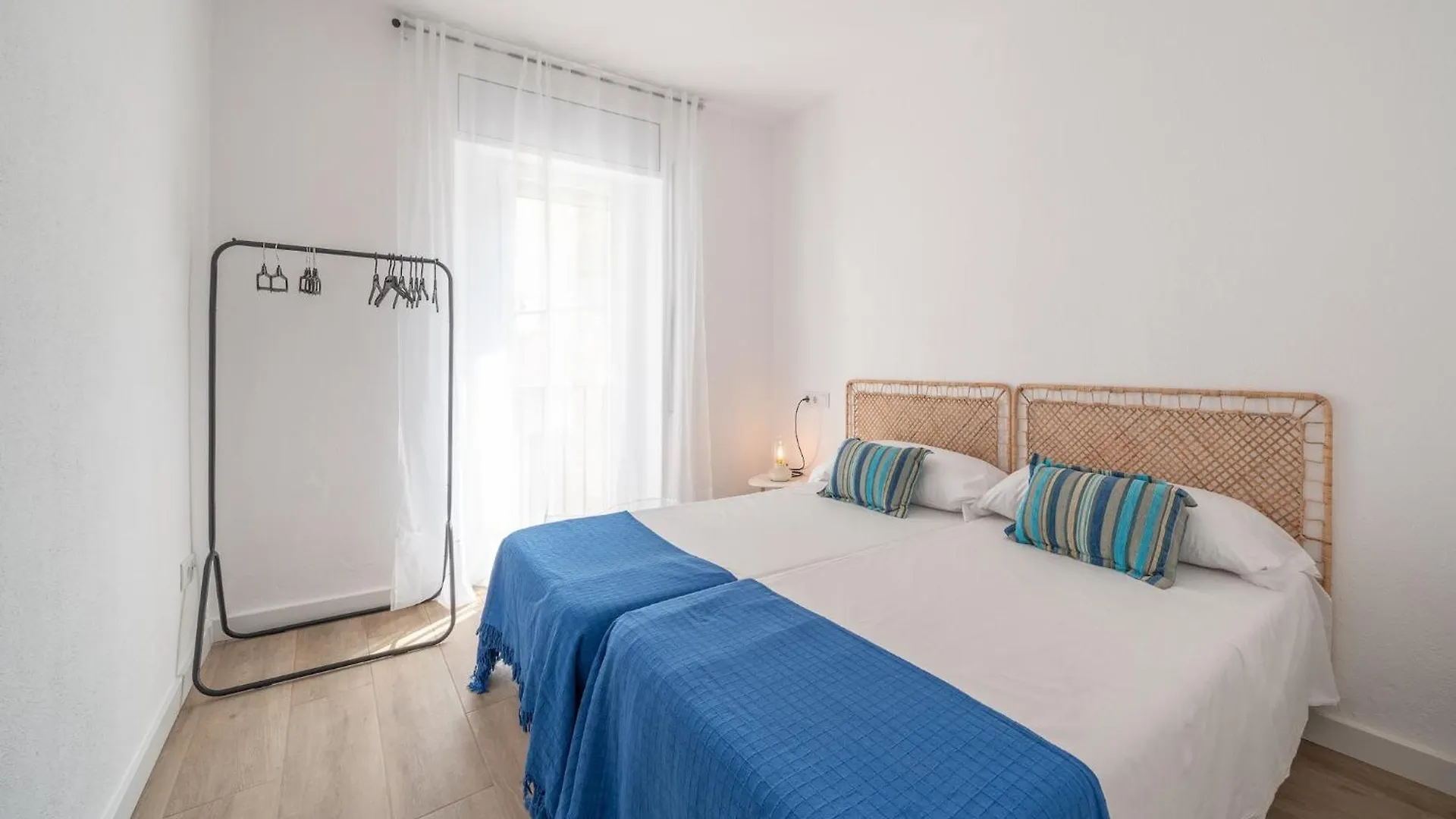 Pet-Friendly Apartment For Six People L' Escala